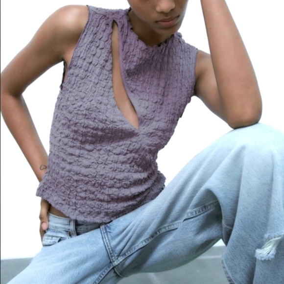 Zara Textured Cut Out Top - Picture 1 of 11